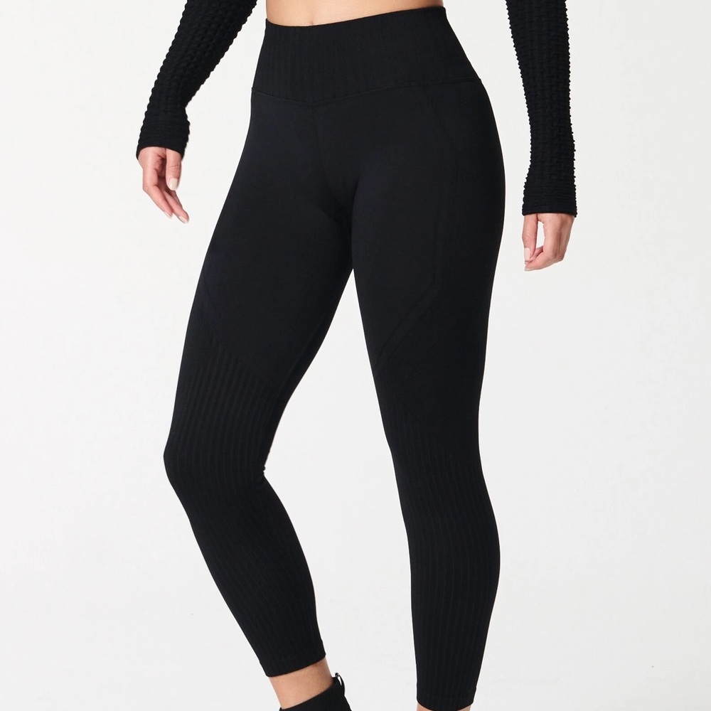 NWT🍃NUX REVIVE Solid Black Yoga Workout Legging